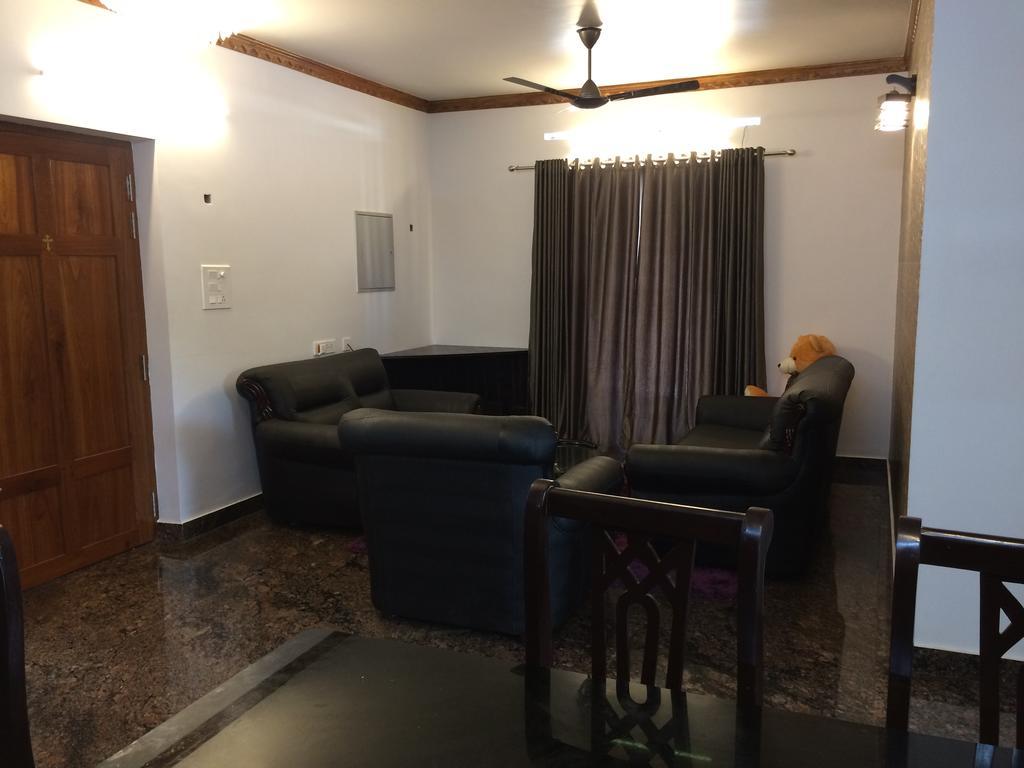 Beersheba Three Bed Room A/C Apartments Thiruvananthapuram Eksteriør bilde