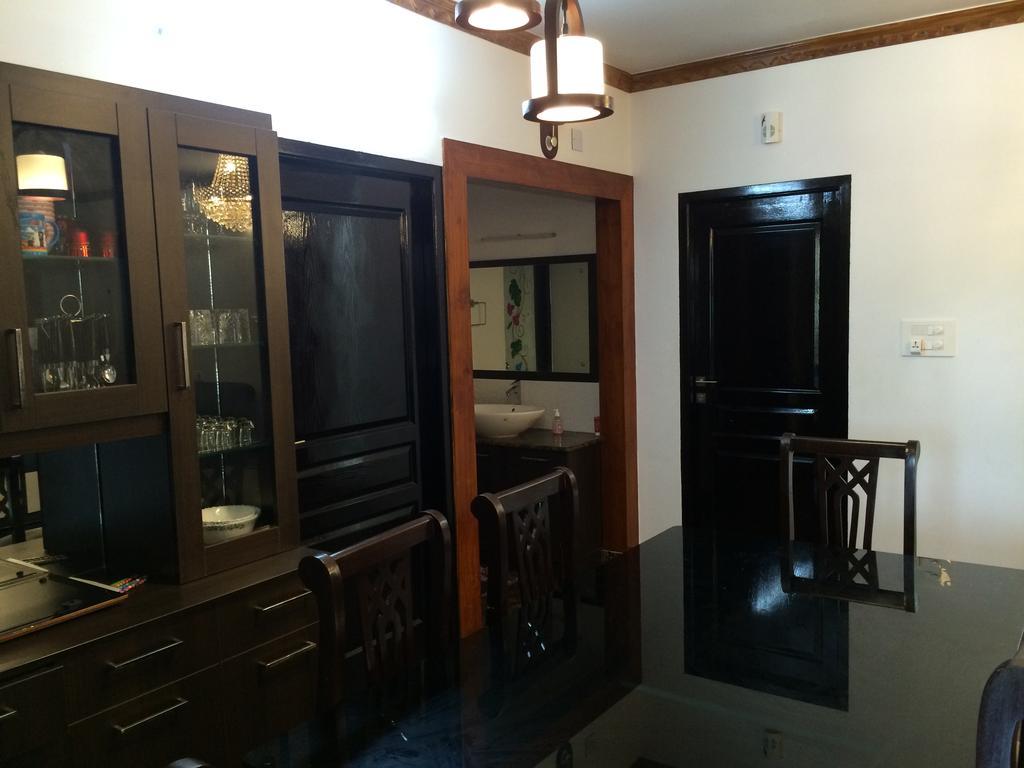 Beersheba Three Bed Room A/C Apartments Thiruvananthapuram Eksteriør bilde