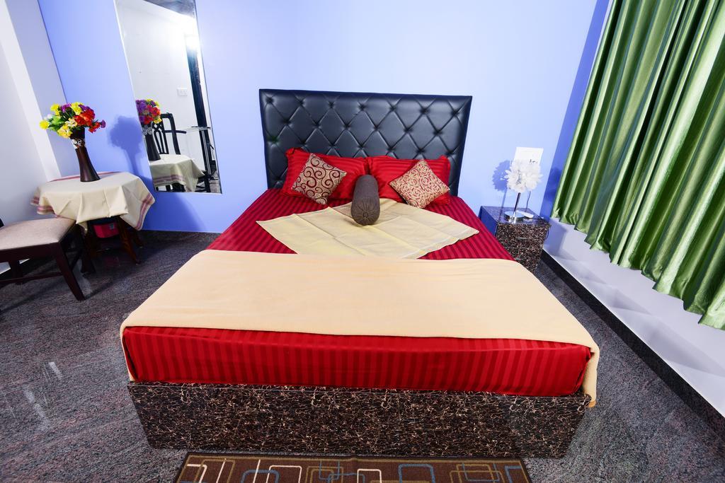 Beersheba Three Bed Room A/C Apartments Thiruvananthapuram Eksteriør bilde