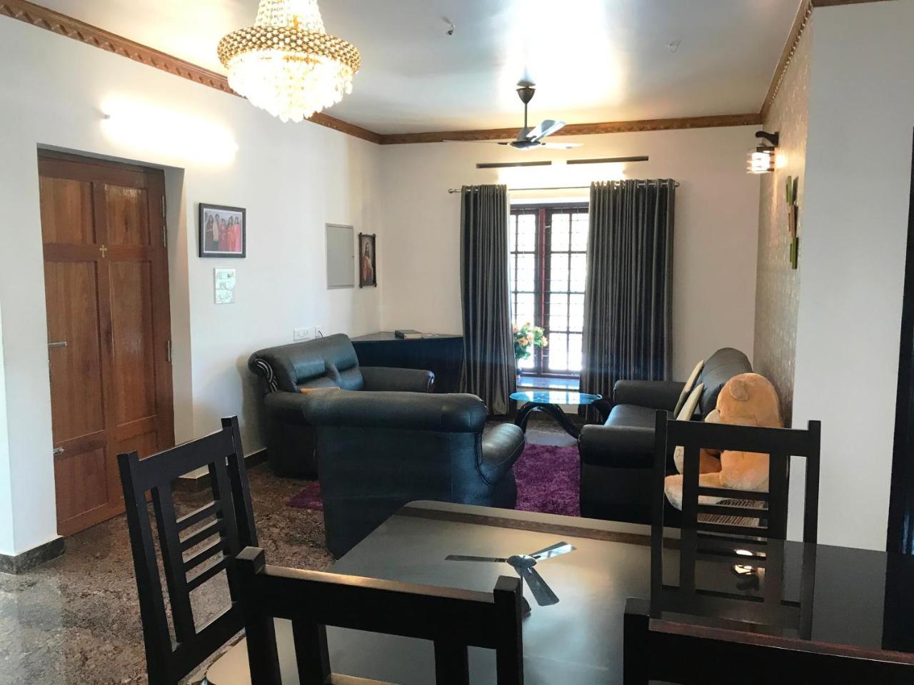 Beersheba Three Bed Room A/C Apartments Thiruvananthapuram Eksteriør bilde