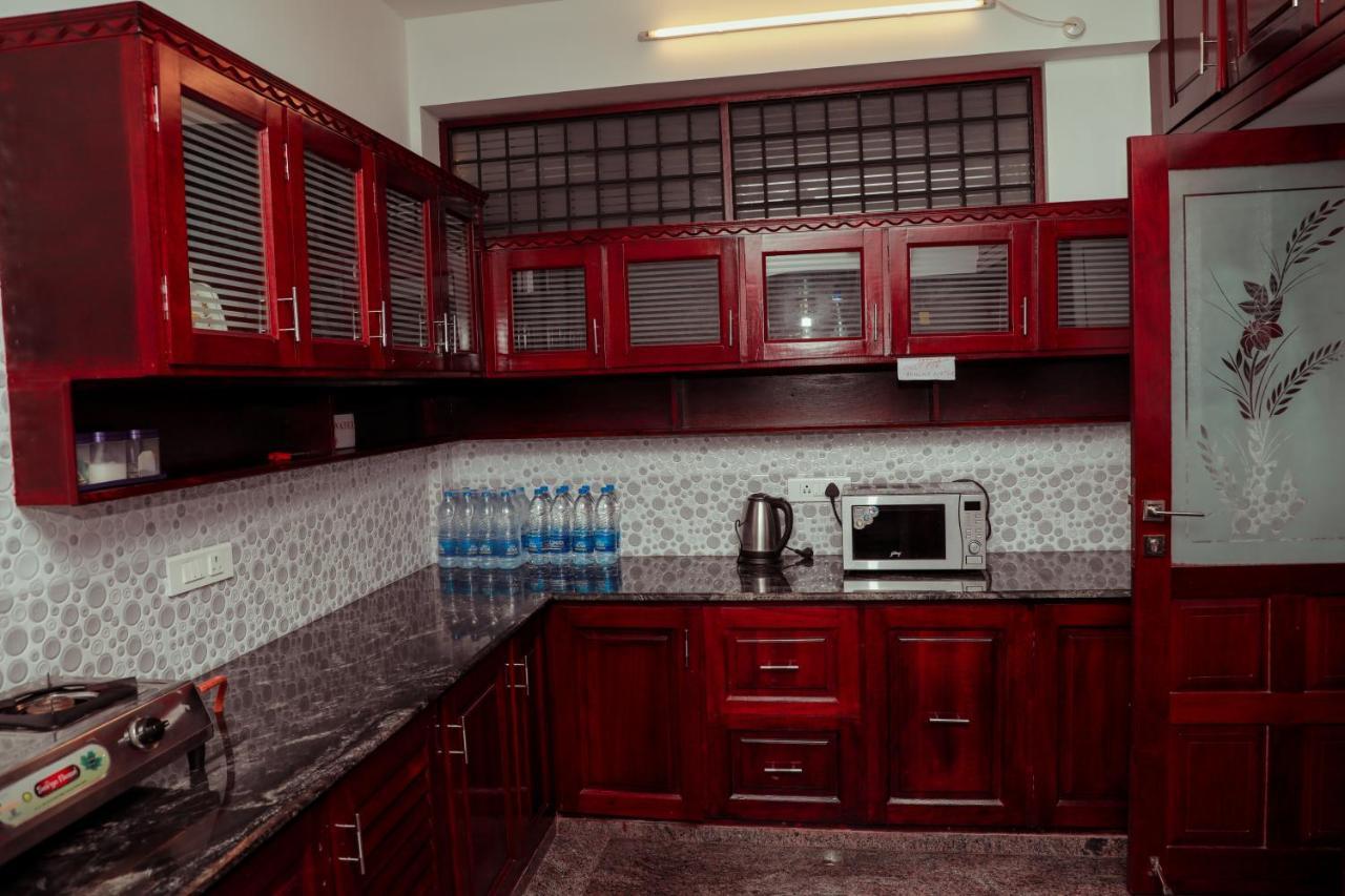 Beersheba Three Bed Room A/C Apartments Thiruvananthapuram Eksteriør bilde